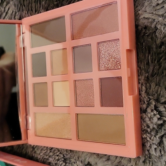 NWTs Ciate London Everyday Vacay Palate - Picture 2 of 5